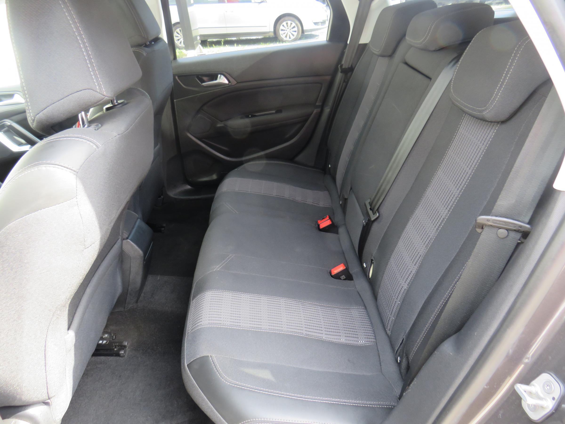 Peugeot 308, 2019 - pohled č. 12