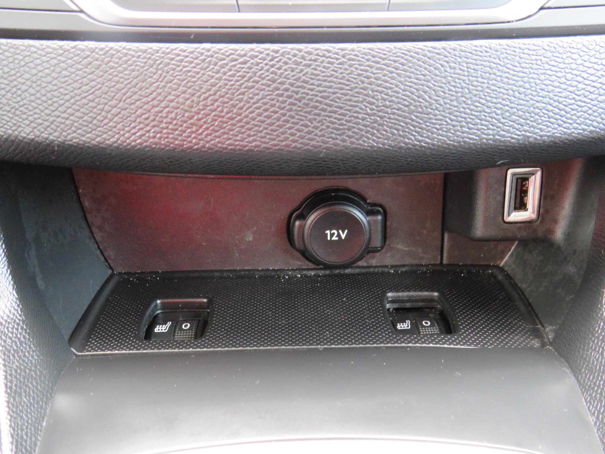 Peugeot 308, 2019 - pohled č. 19