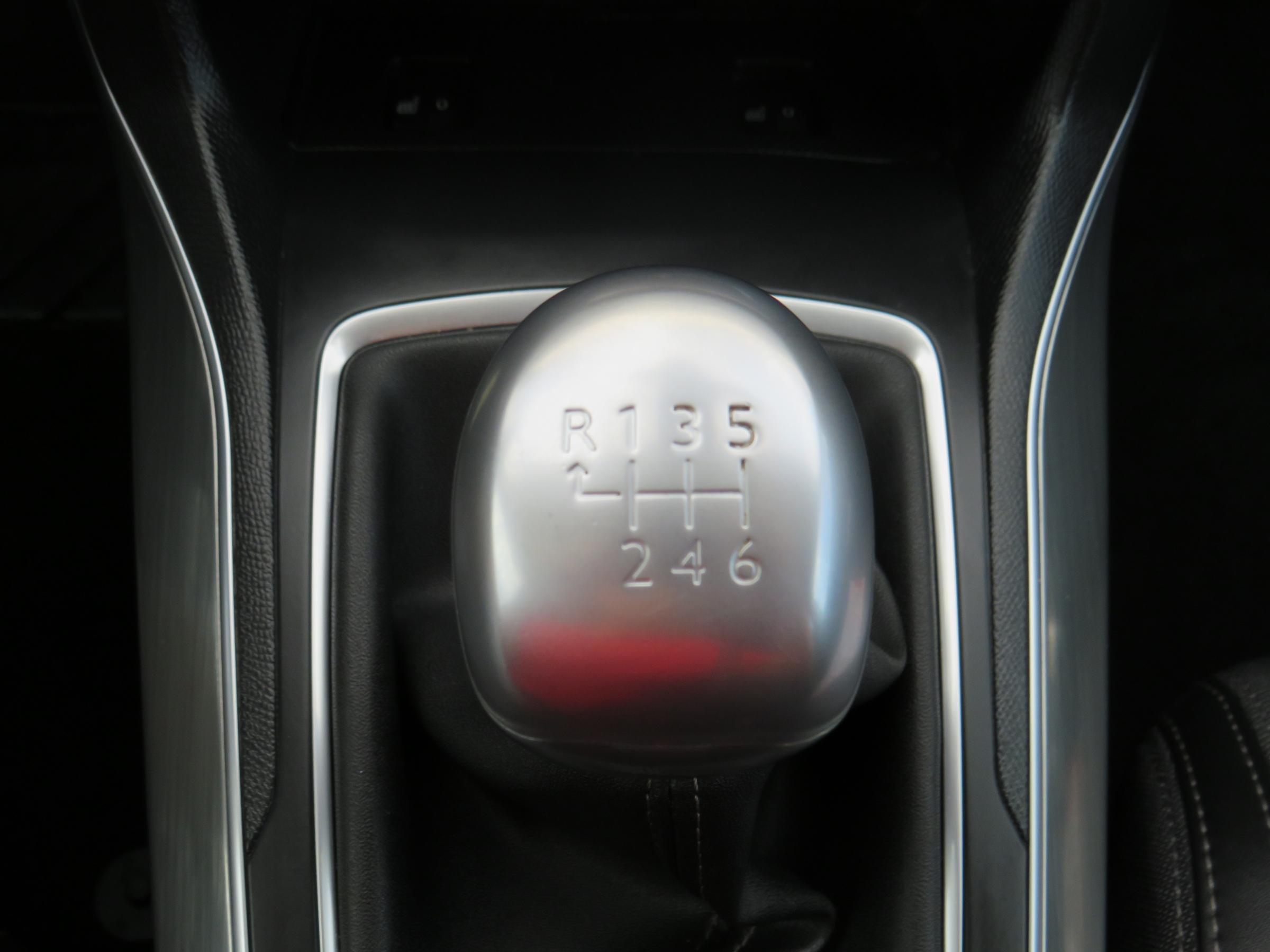 Peugeot 308, 2019 - pohled č. 20