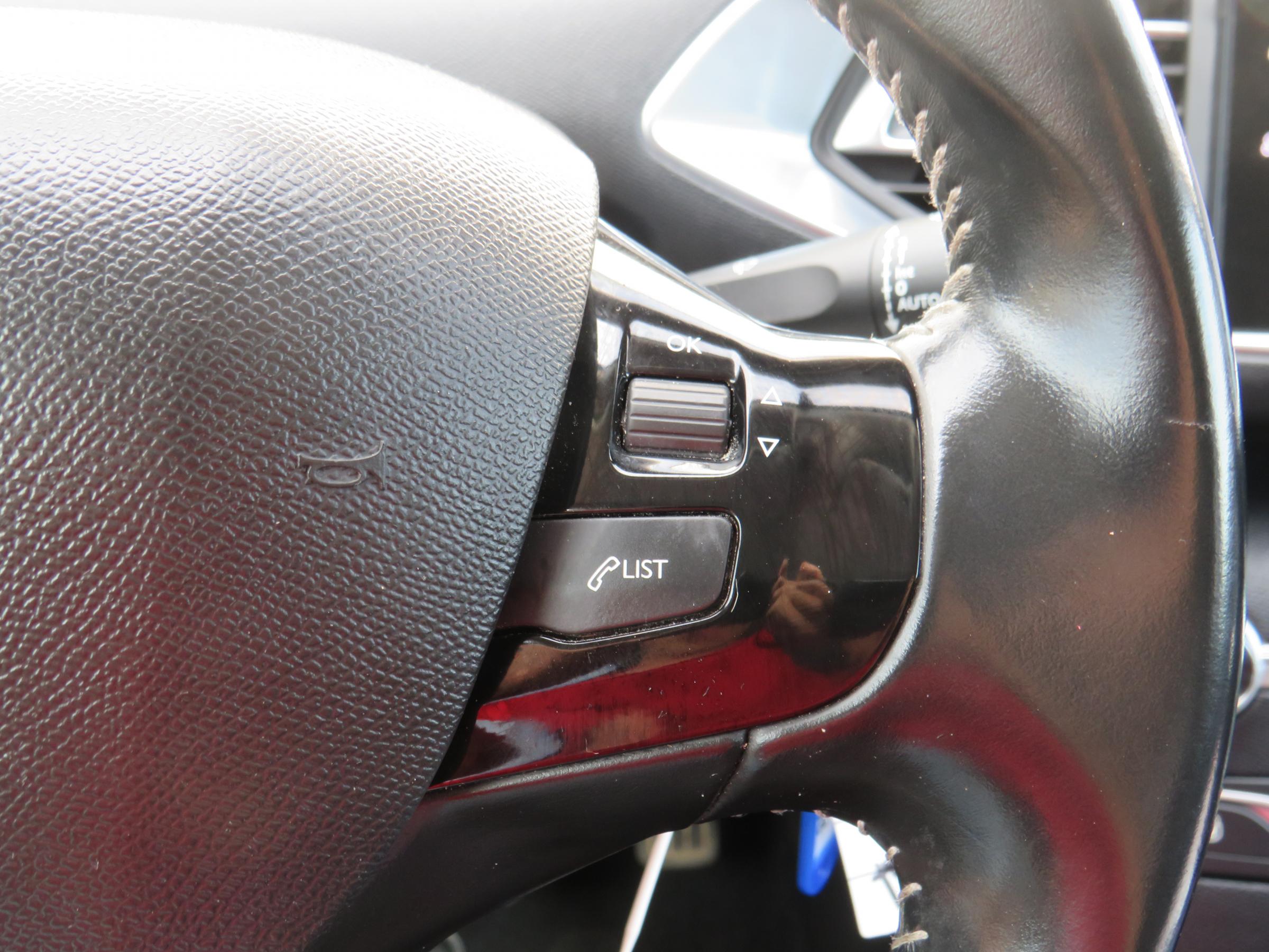 Peugeot 308, 2019 - pohled č. 22