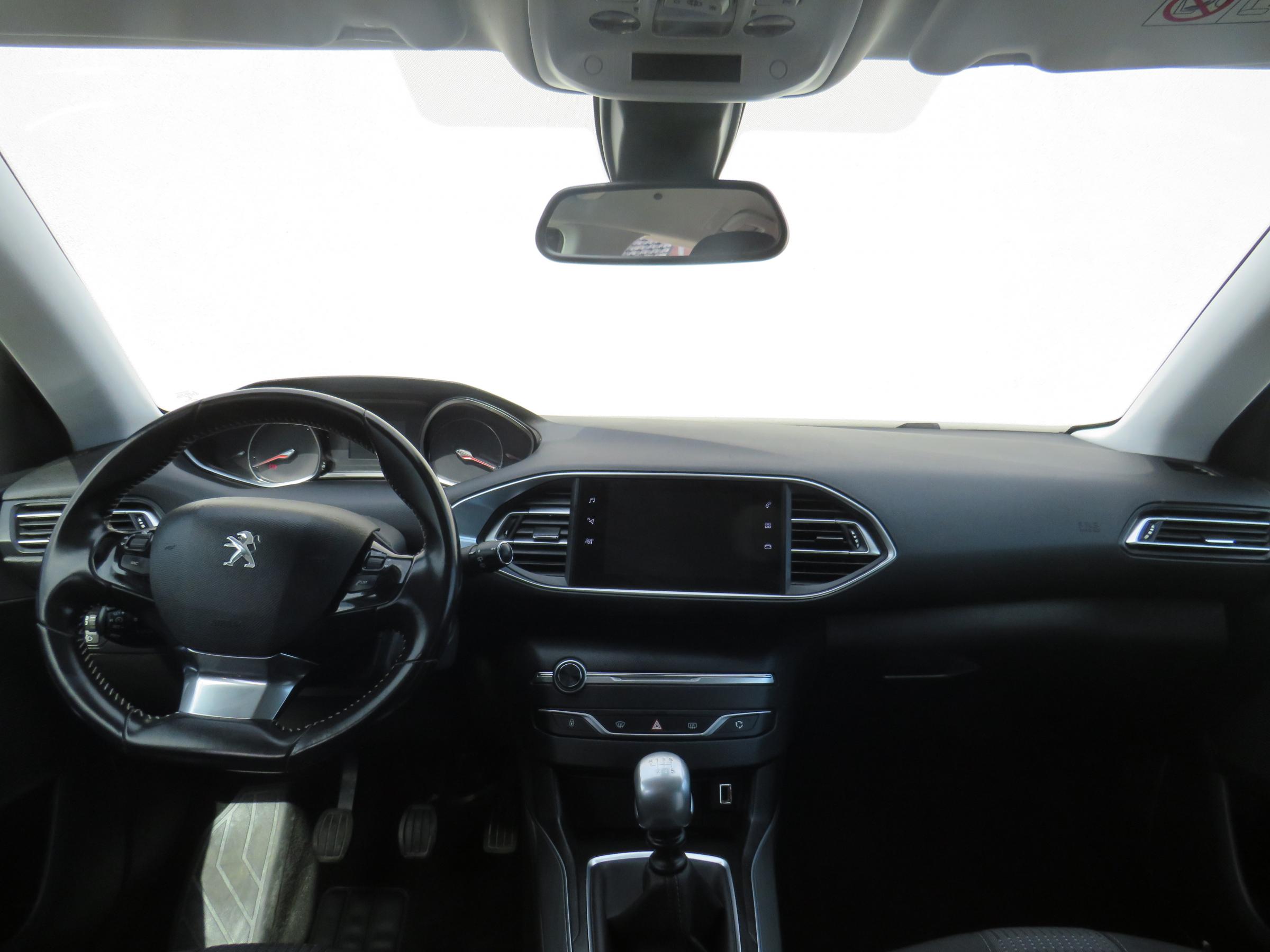 Peugeot 308, 2019 - pohled č. 9