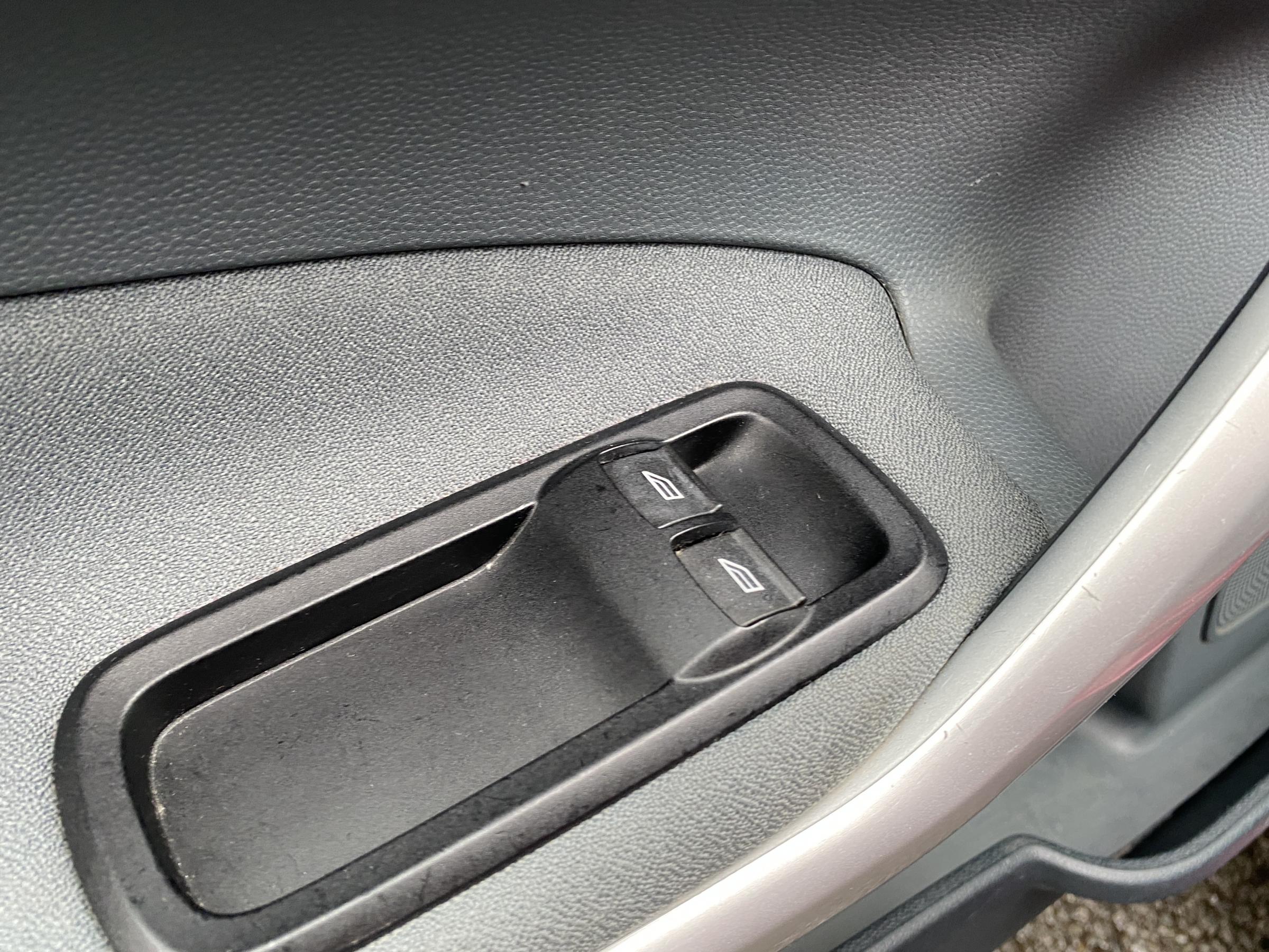 Ford Fiesta, 2010 - pohled č. 13