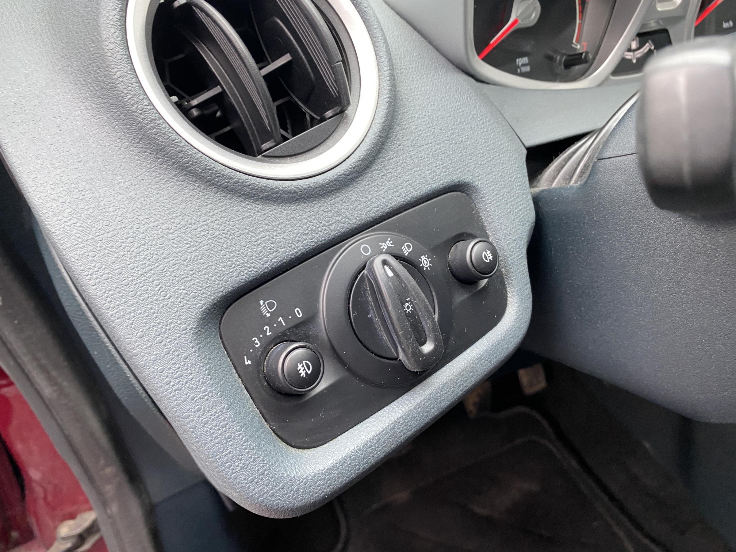 Ford Fiesta, 2010 - pohled č. 16