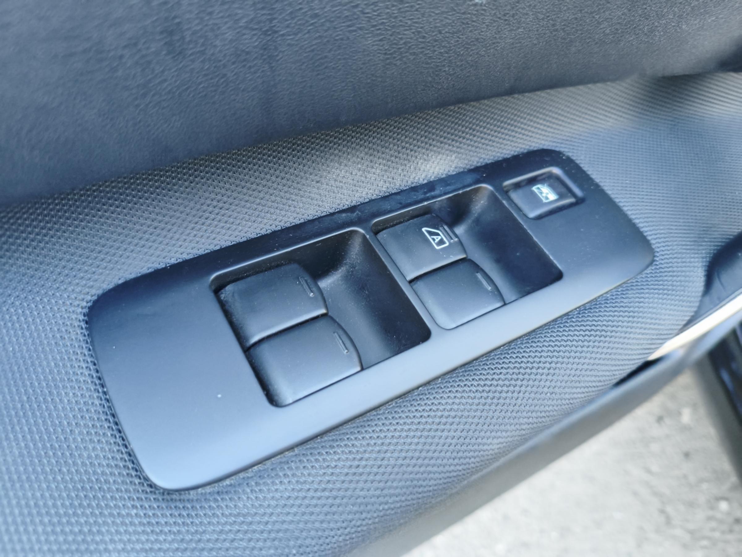 Nissan Qashqai, 2013 - pohled č. 17