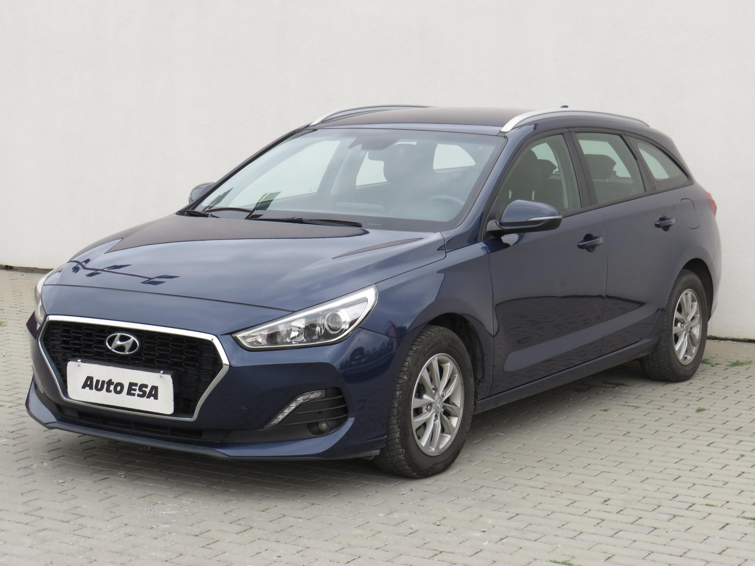 Hyundai i30, 2020 - pohled č. 3