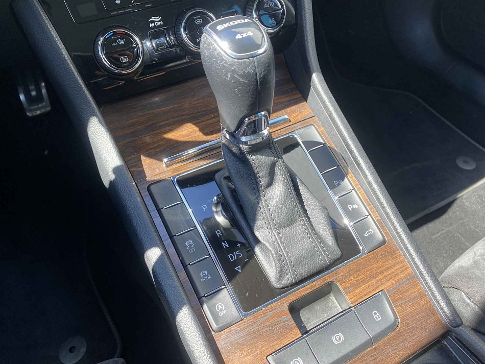 Škoda Superb III 2.0 TSi Scout 4x4