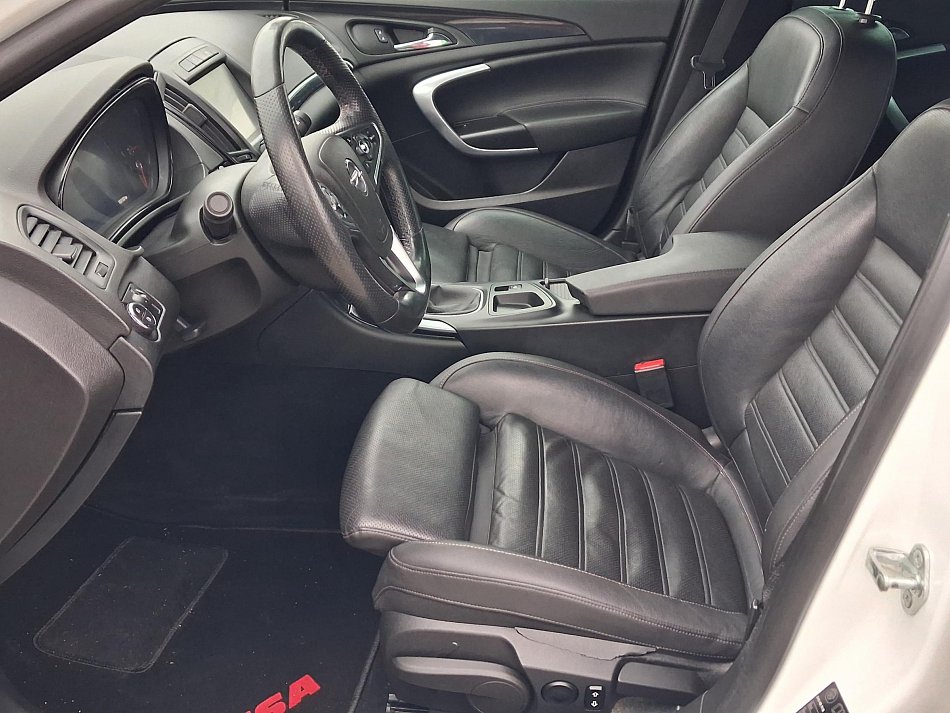 Opel Insignia 2.0CDTi 