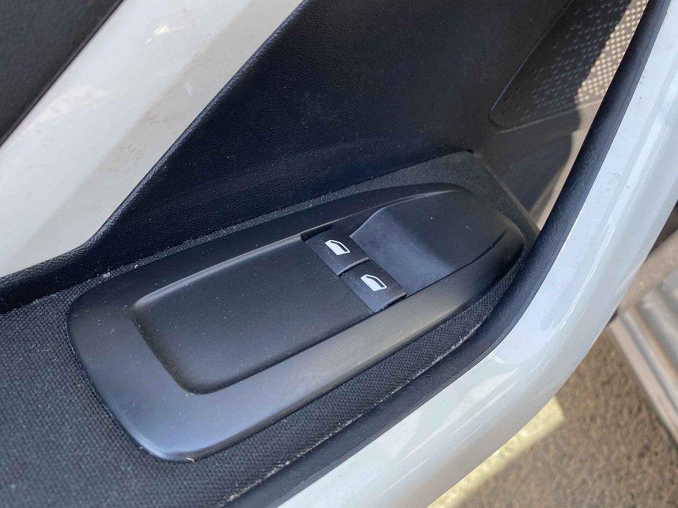 Peugeot 208 1.2 PT 