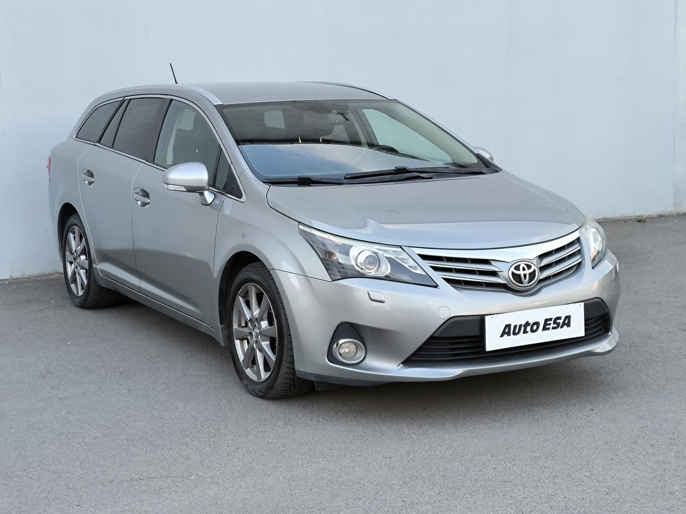Toyota Avensis, 2012 - celkový pohled