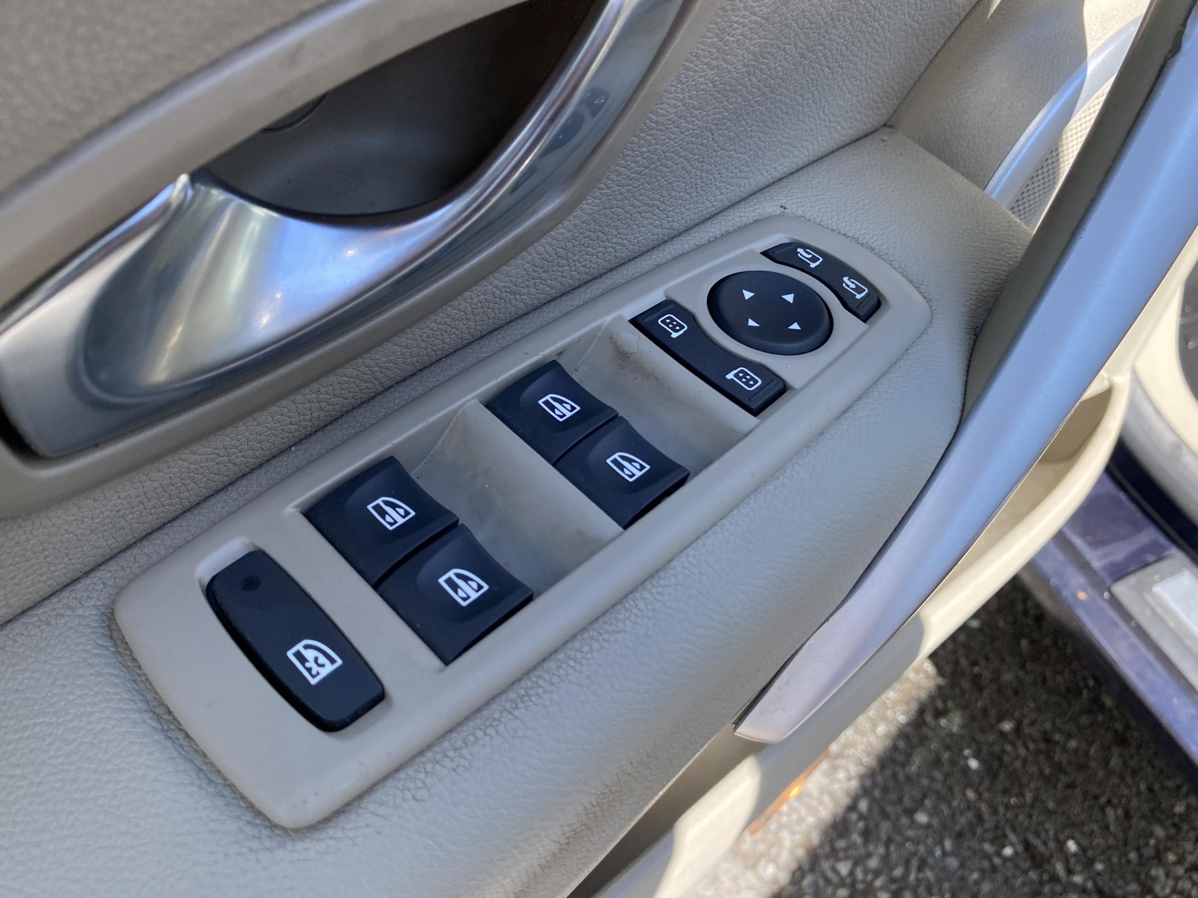 Renault Fluence, 2010 - pohled č. 14