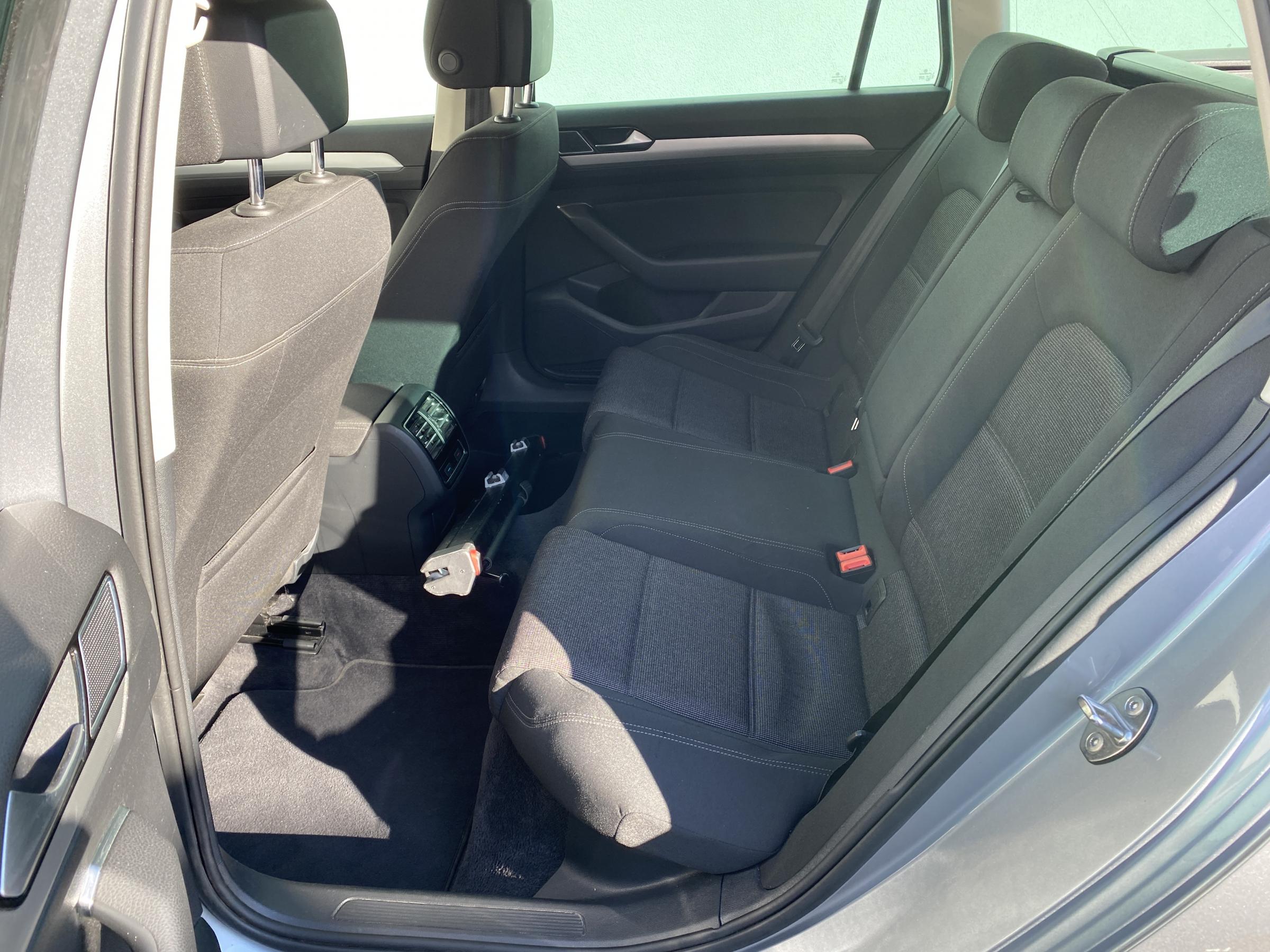 Volkswagen Passat, 2017 - pohled č. 10