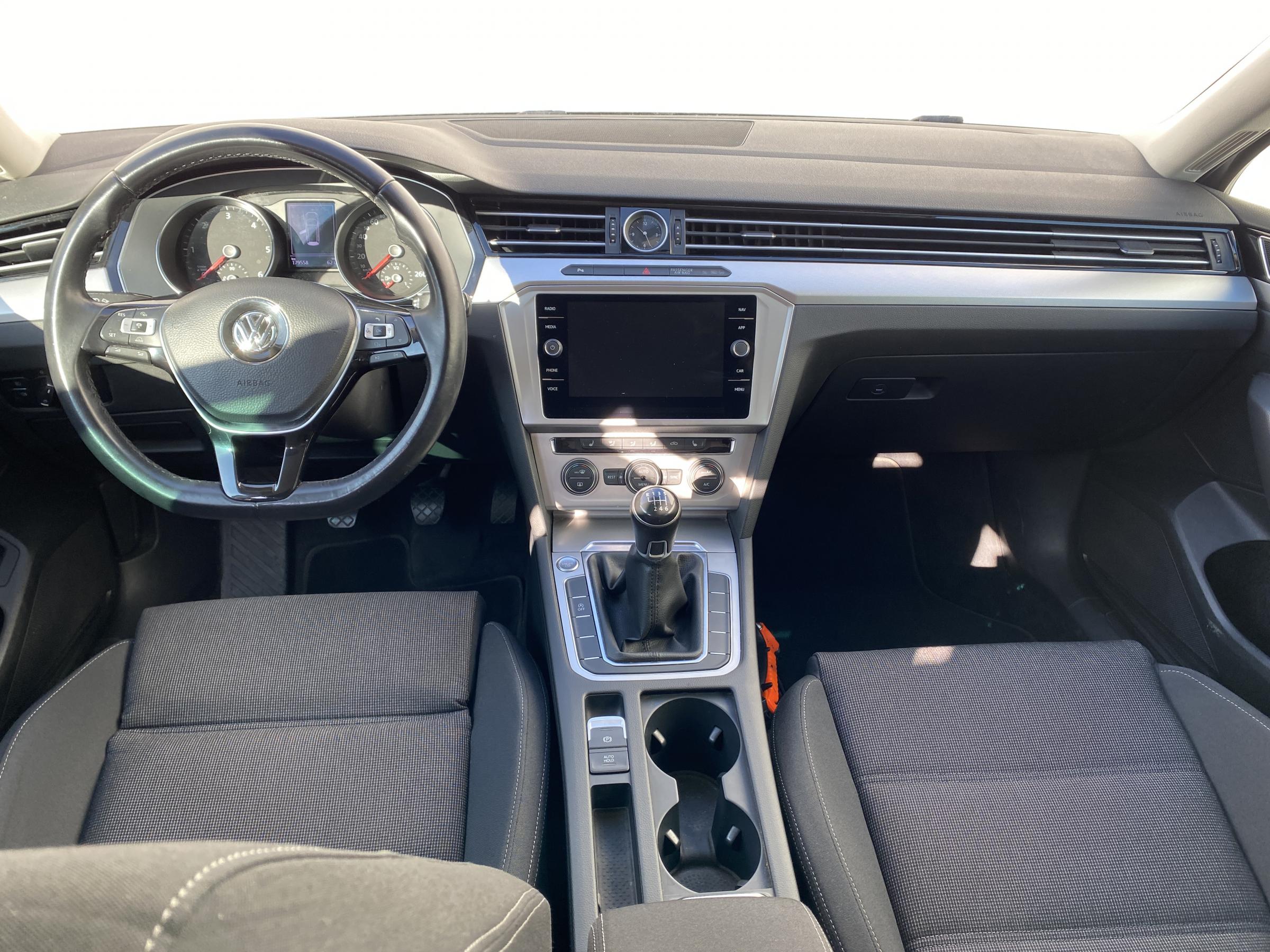 Volkswagen Passat, 2017 - pohled č. 8