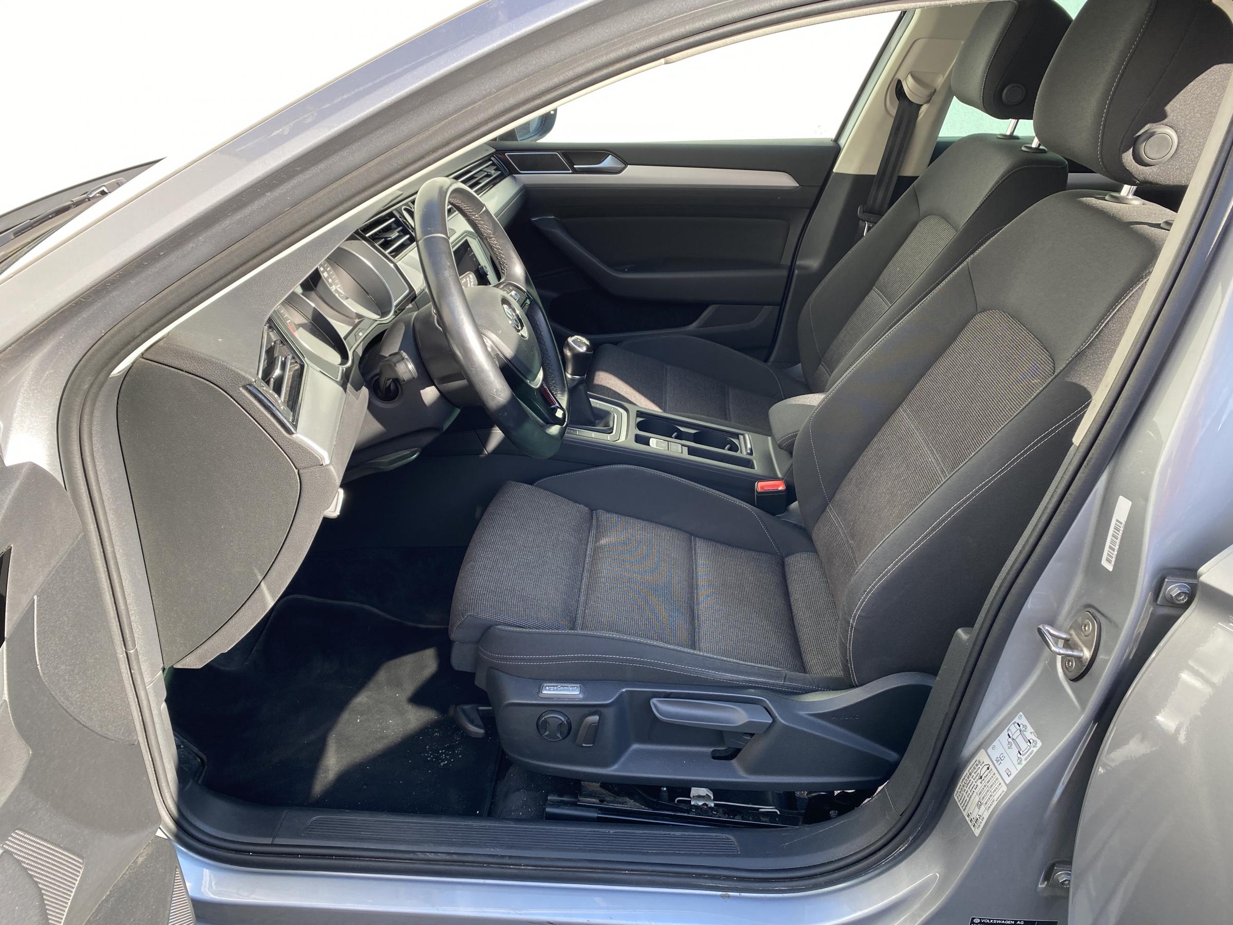 Volkswagen Passat, 2017 - pohled č. 9