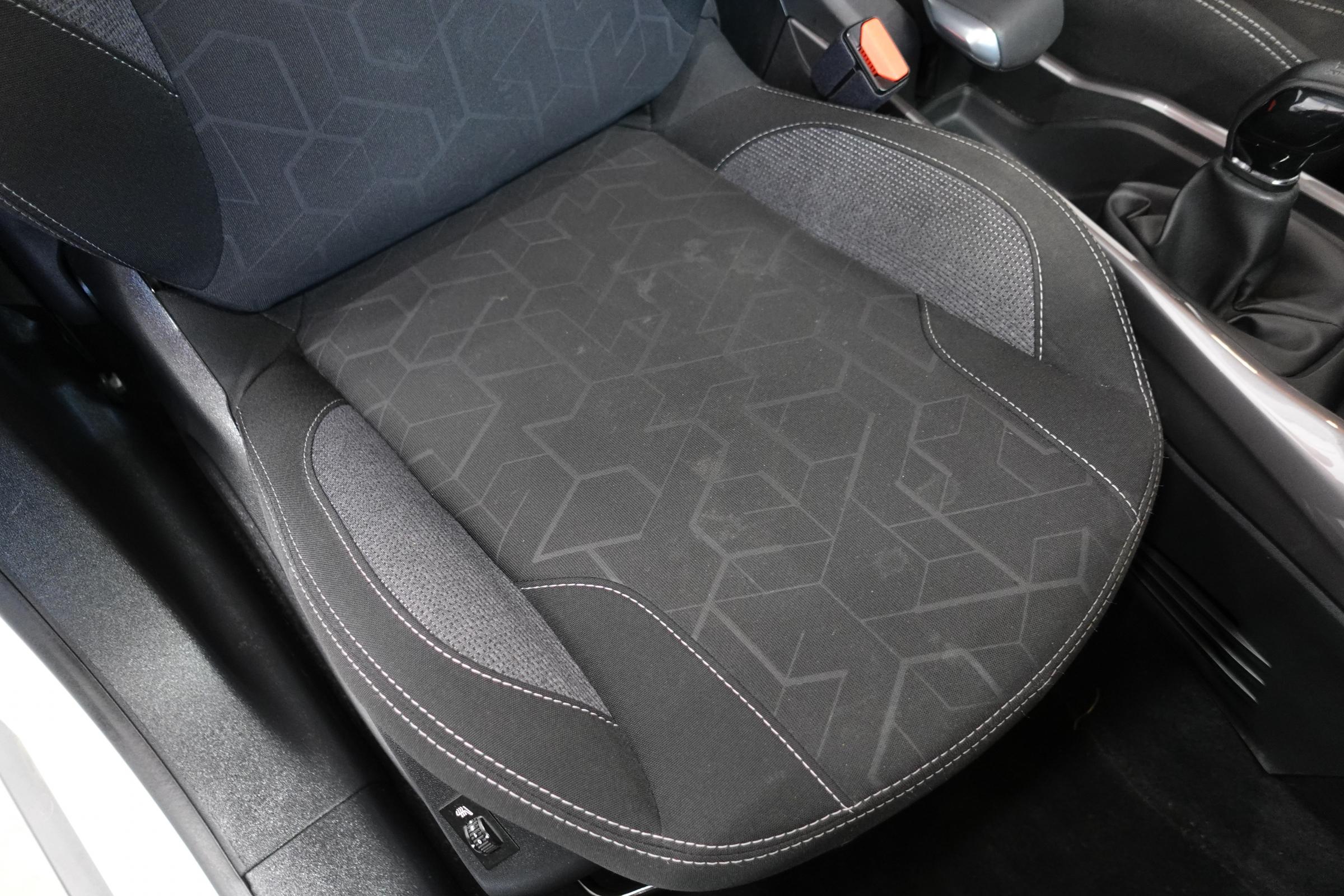 Peugeot 2008, 2016 - pohled č. 11