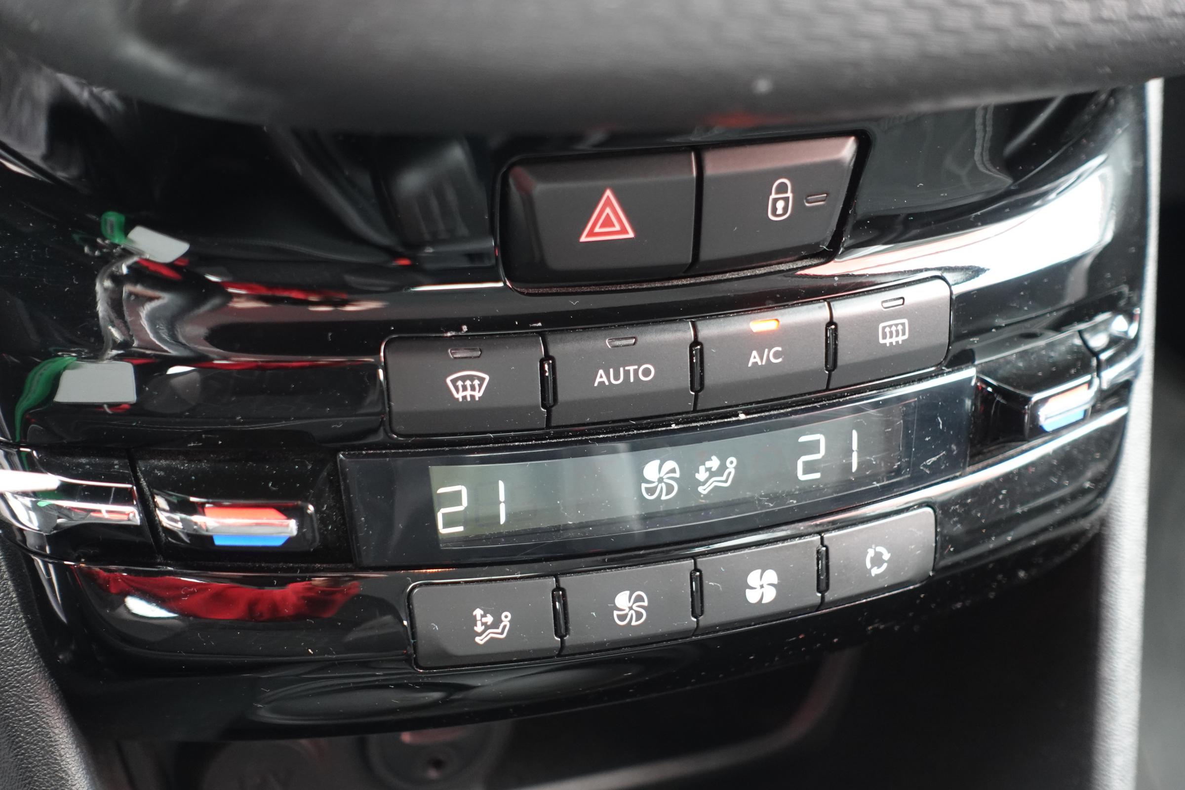 Peugeot 2008, 2016 - pohled č. 19