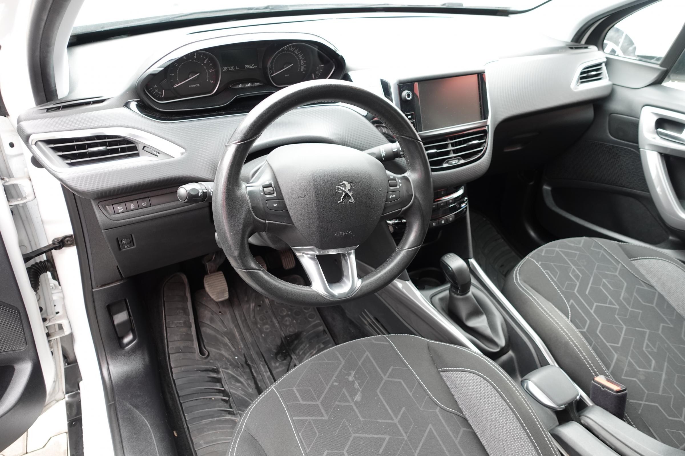 Peugeot 2008, 2016 - pohled č. 20