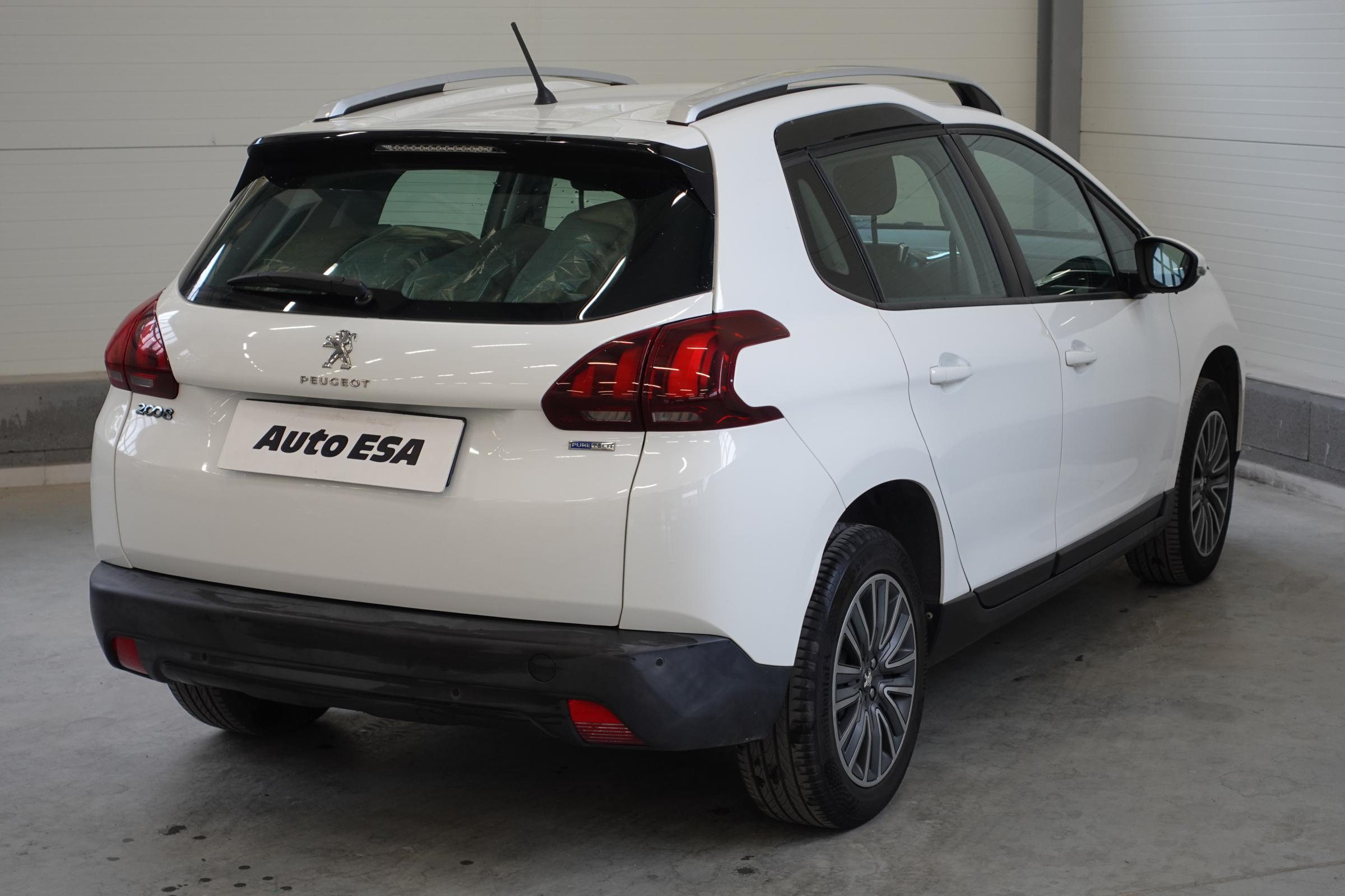 Peugeot 2008, 2016 - pohled č. 6