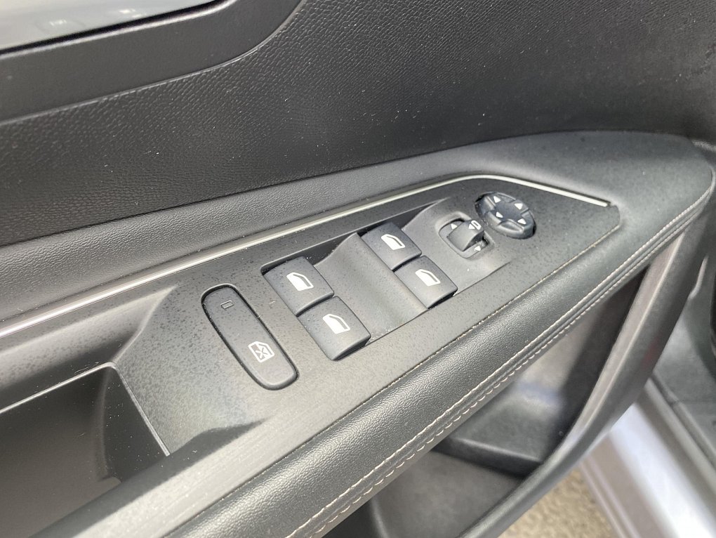 Peugeot 3008 1.2PT Allure