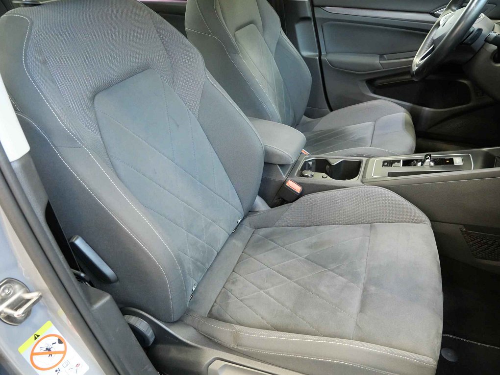 Volkswagen Golf 1.5 eTSi Style