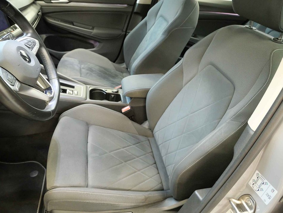 Volkswagen Golf 1.5 eTSi Style