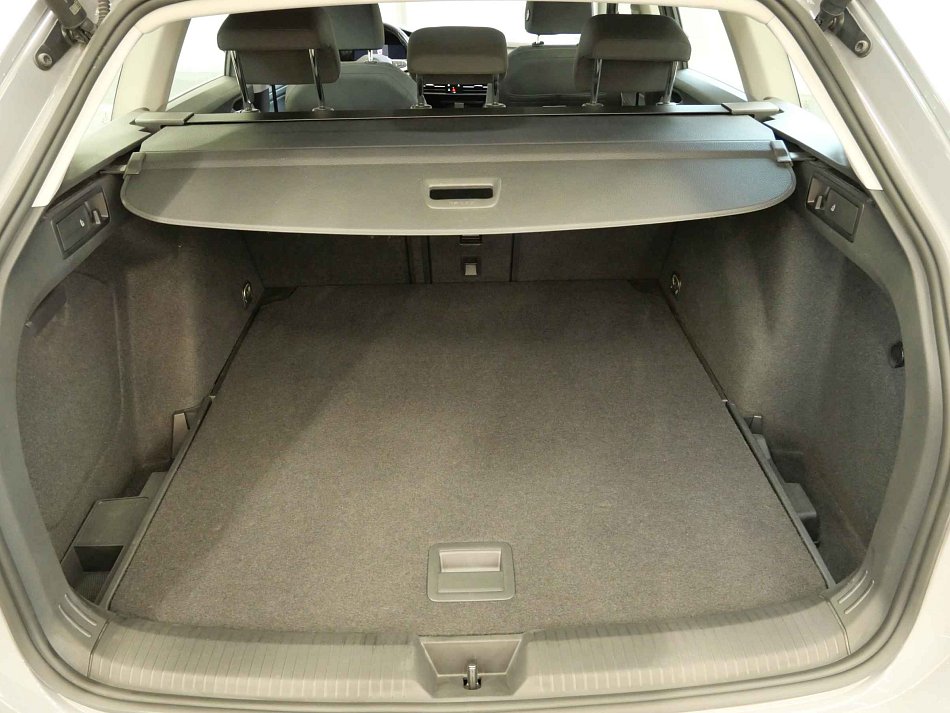 Volkswagen Golf 1.5 eTSi Style