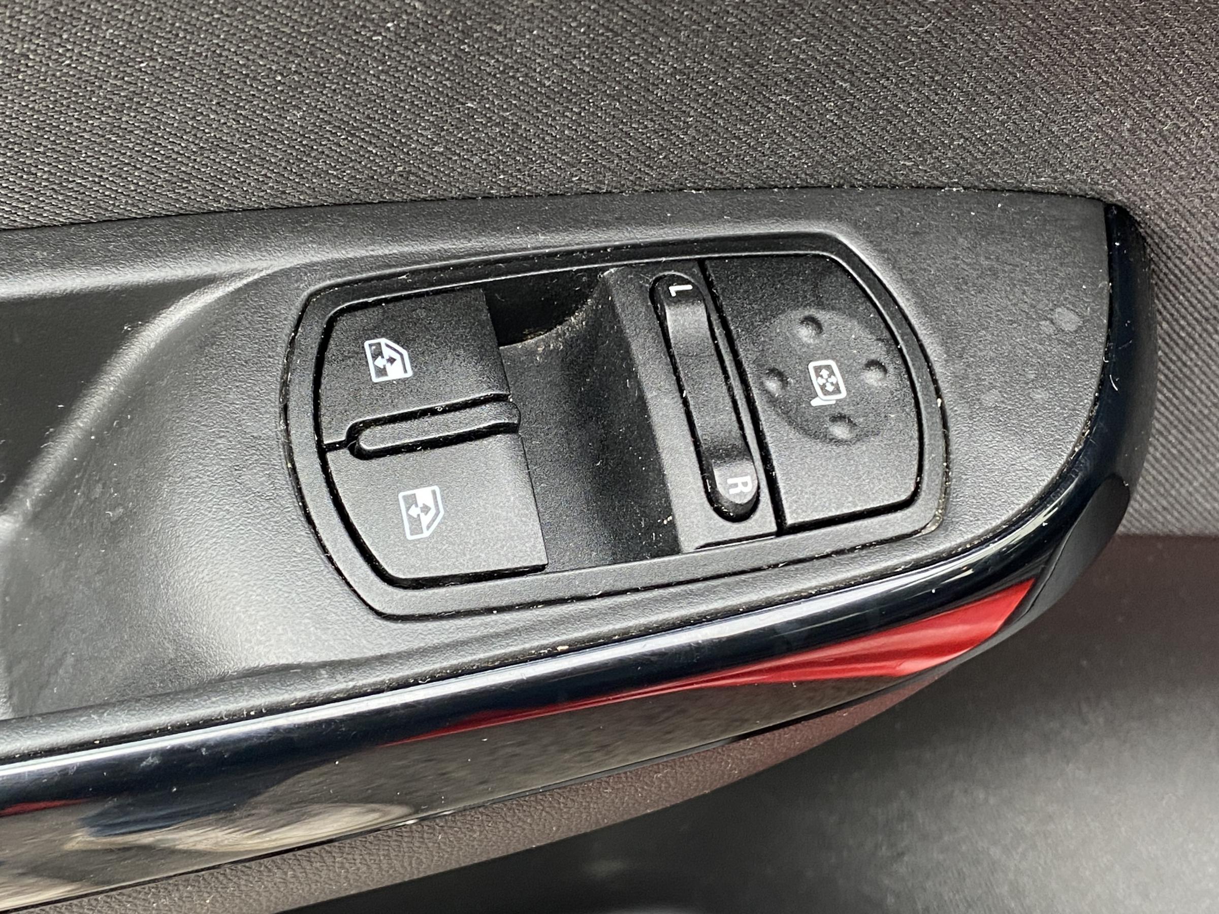 Opel Corsa, 2018 - pohled č. 11