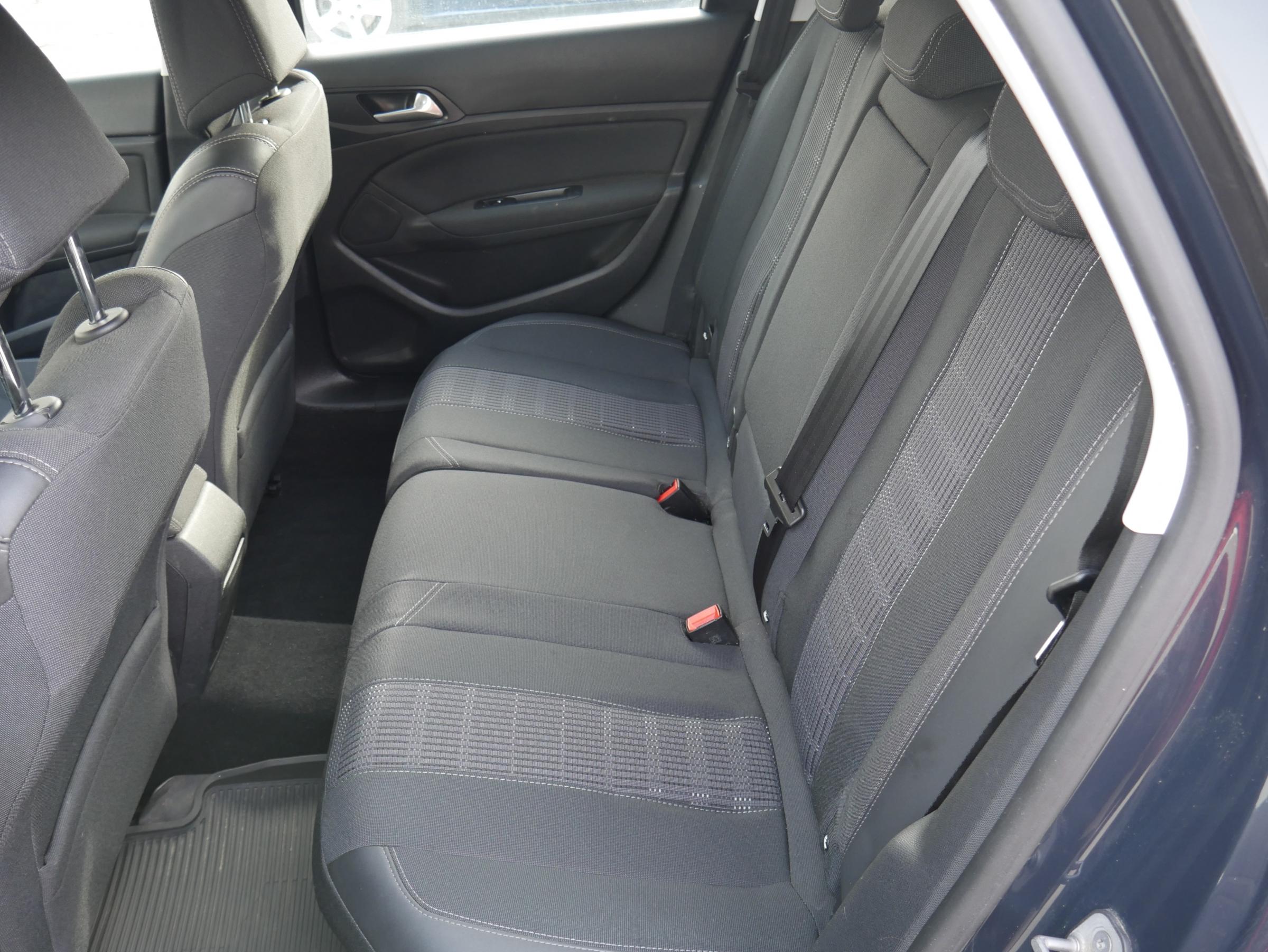 Peugeot 308, 2018 - pohled č. 10