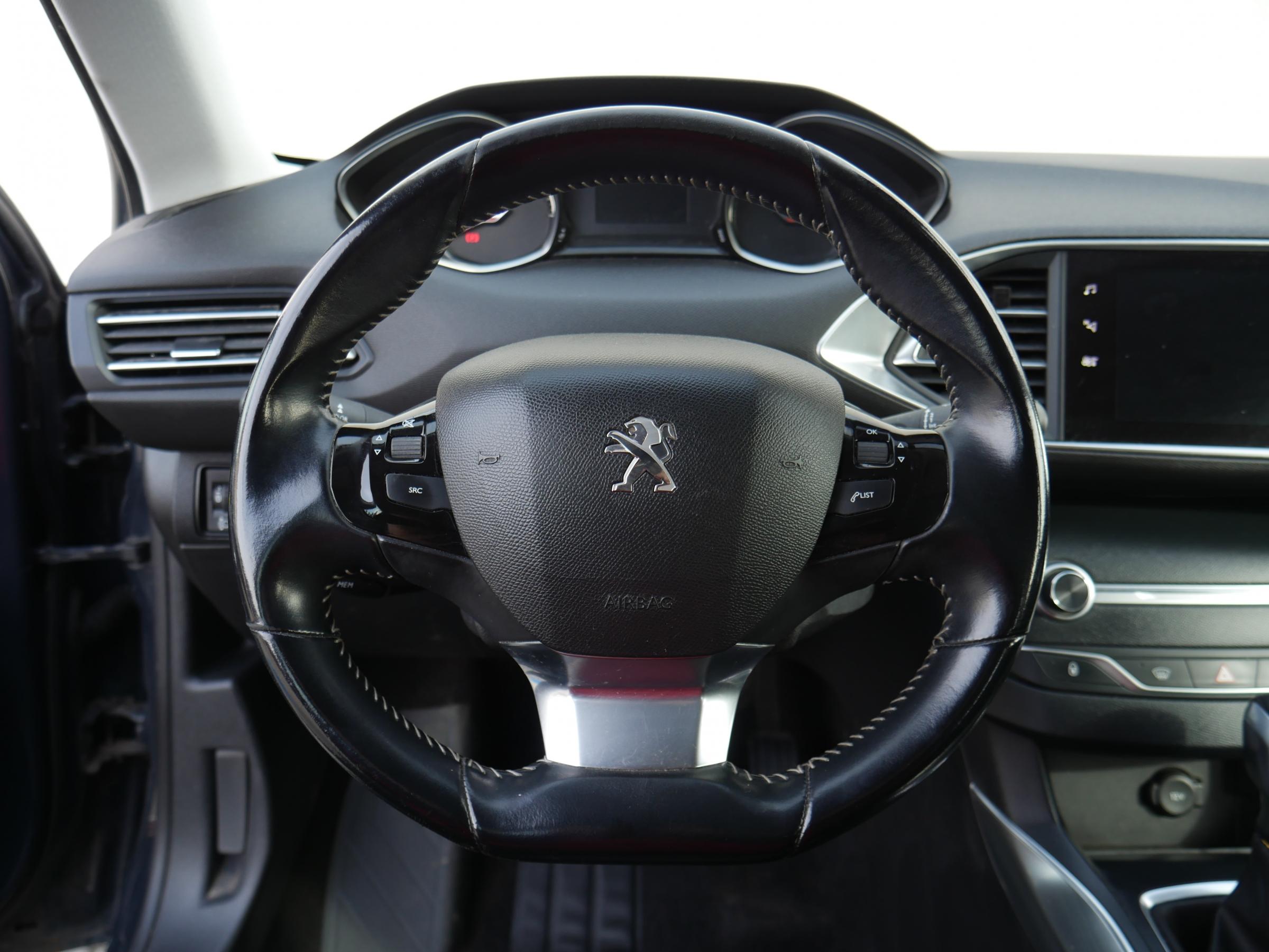 Peugeot 308, 2018 - pohled č. 16