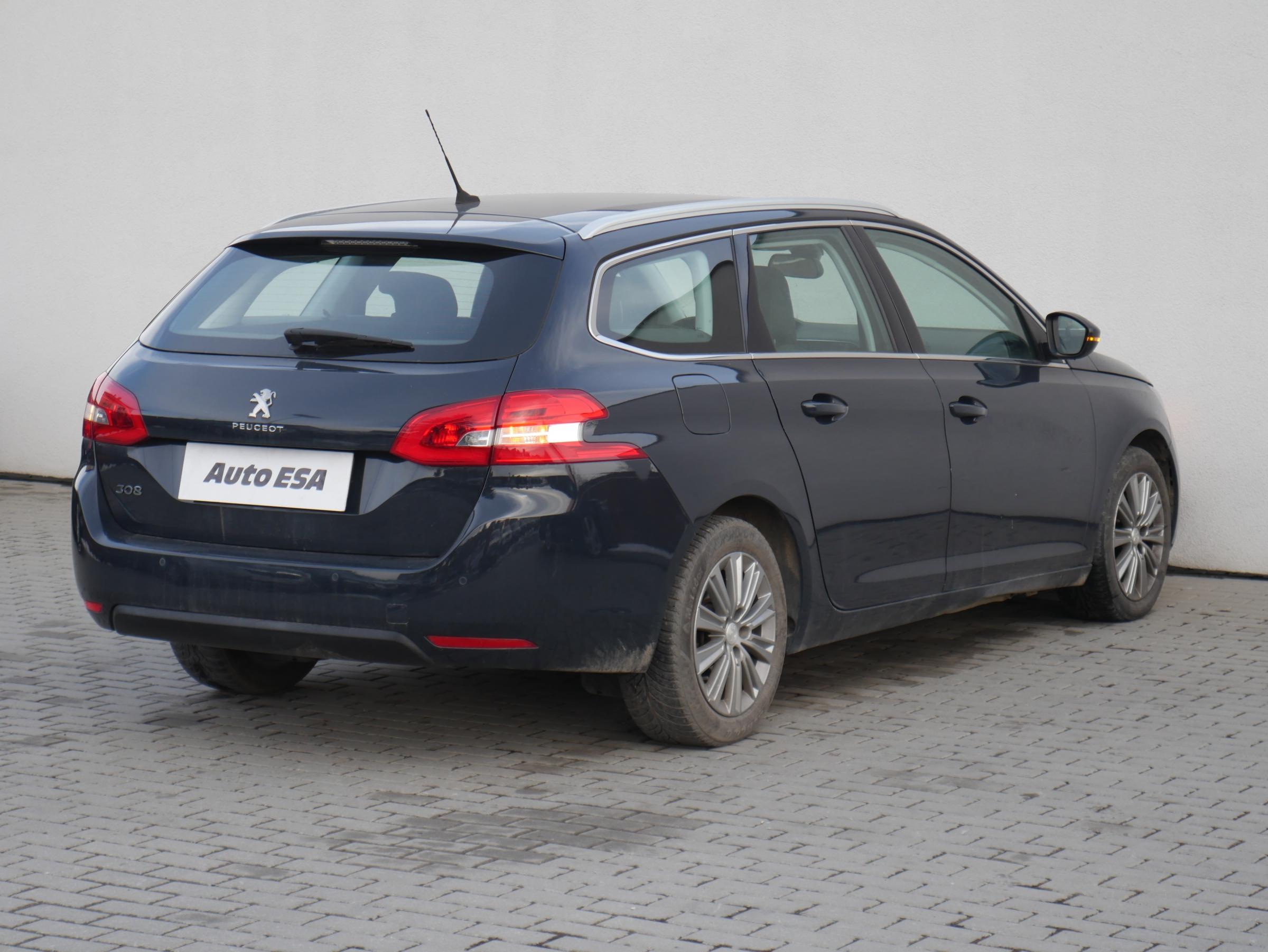 Peugeot 308, 2018 - pohled č. 4