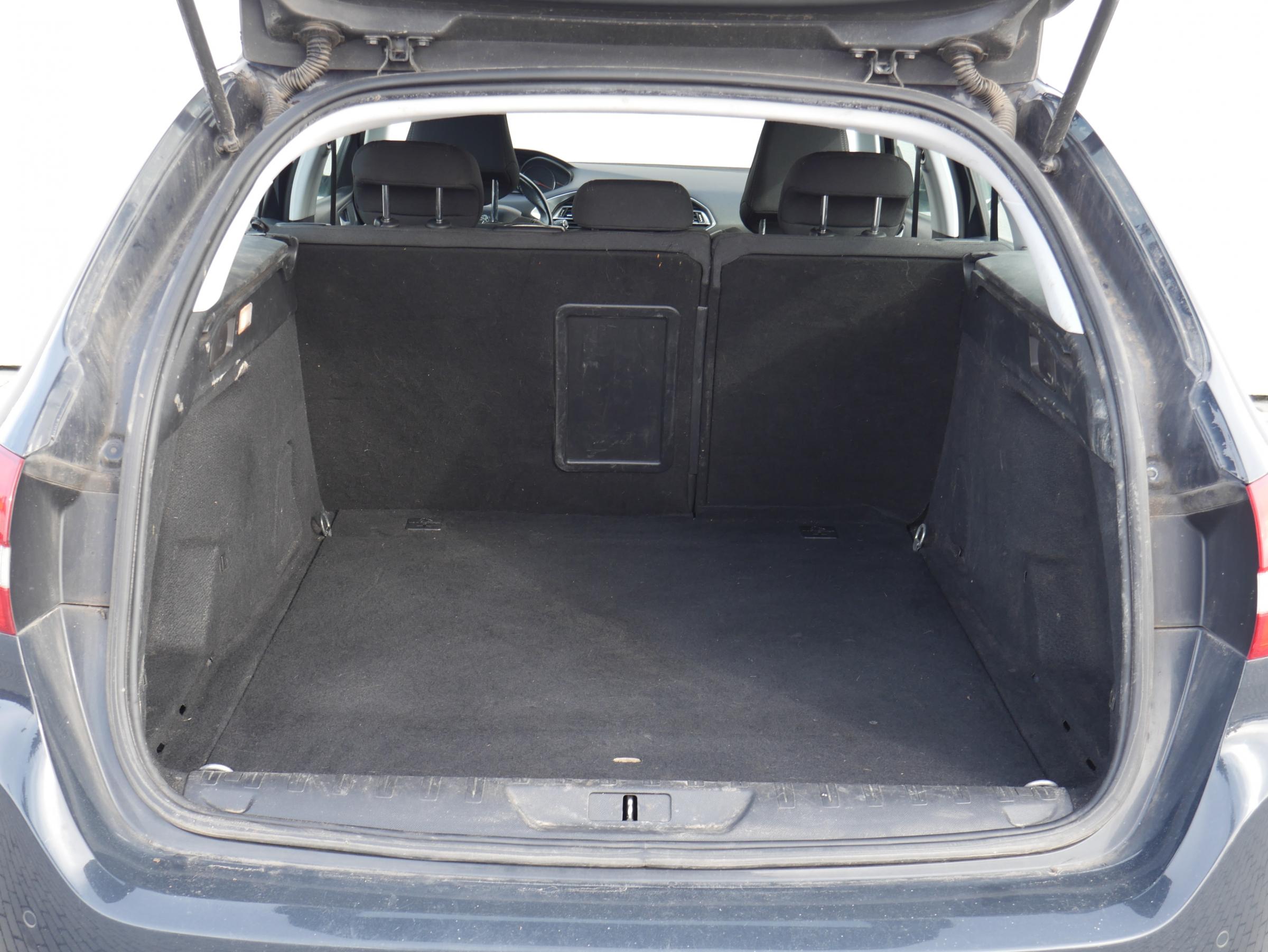 Peugeot 308, 2018 - pohled č. 7