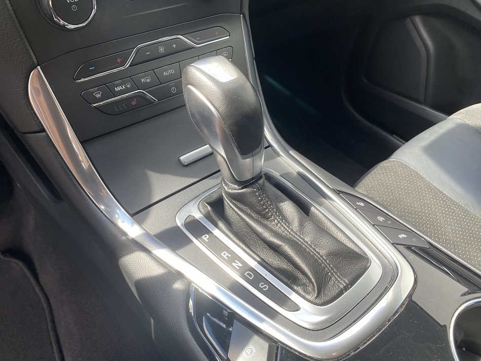 Ford S-MAX 2.0tdci  4x4, 7míst