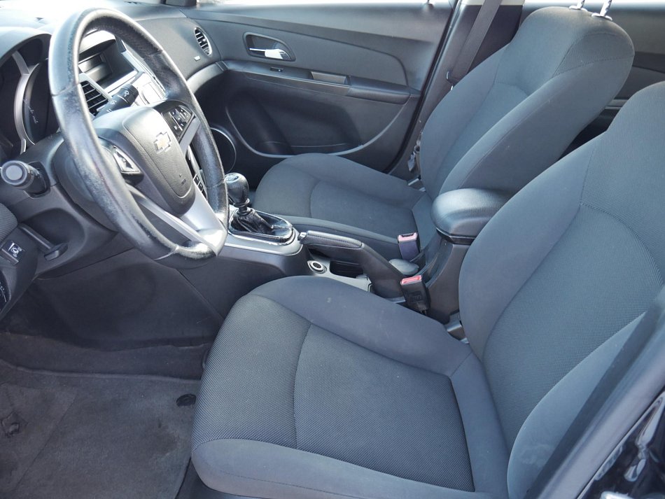 Chevrolet Cruze 1.6i 