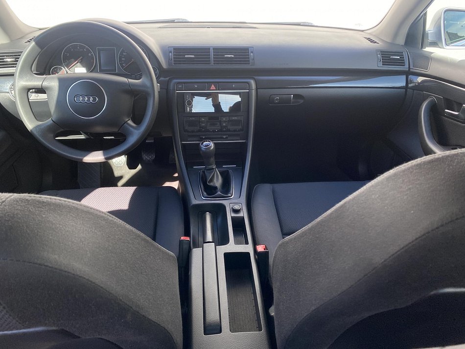 Audi A4 1.6i 