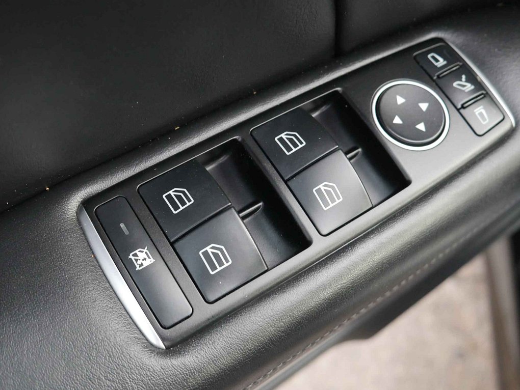 Mercedes-Benz Třída E 3.0 CDi 