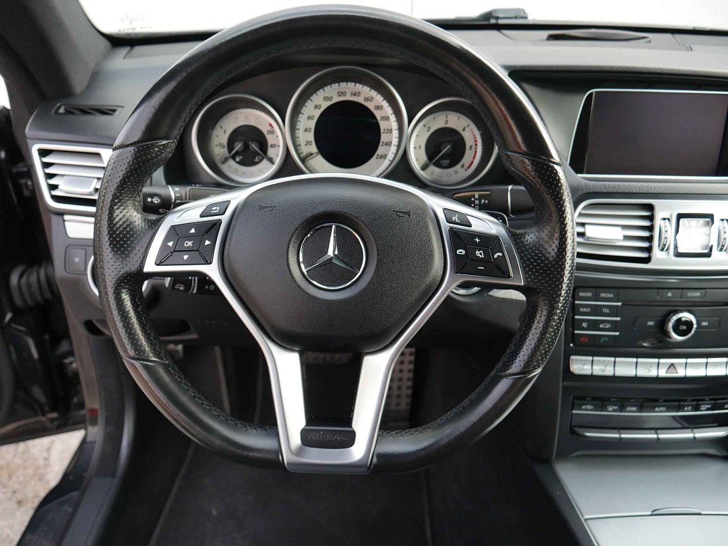 Mercedes-Benz Třída E 3.0 CDi 