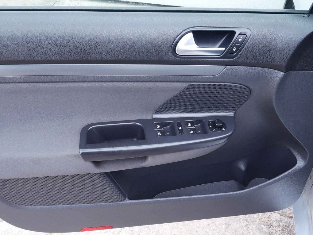Volkswagen Golf 1.6i 