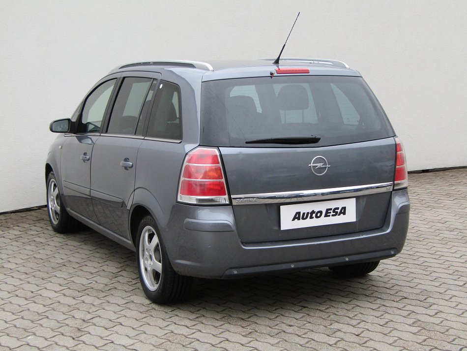 Opel Zafira 1.8 16V  7 míst