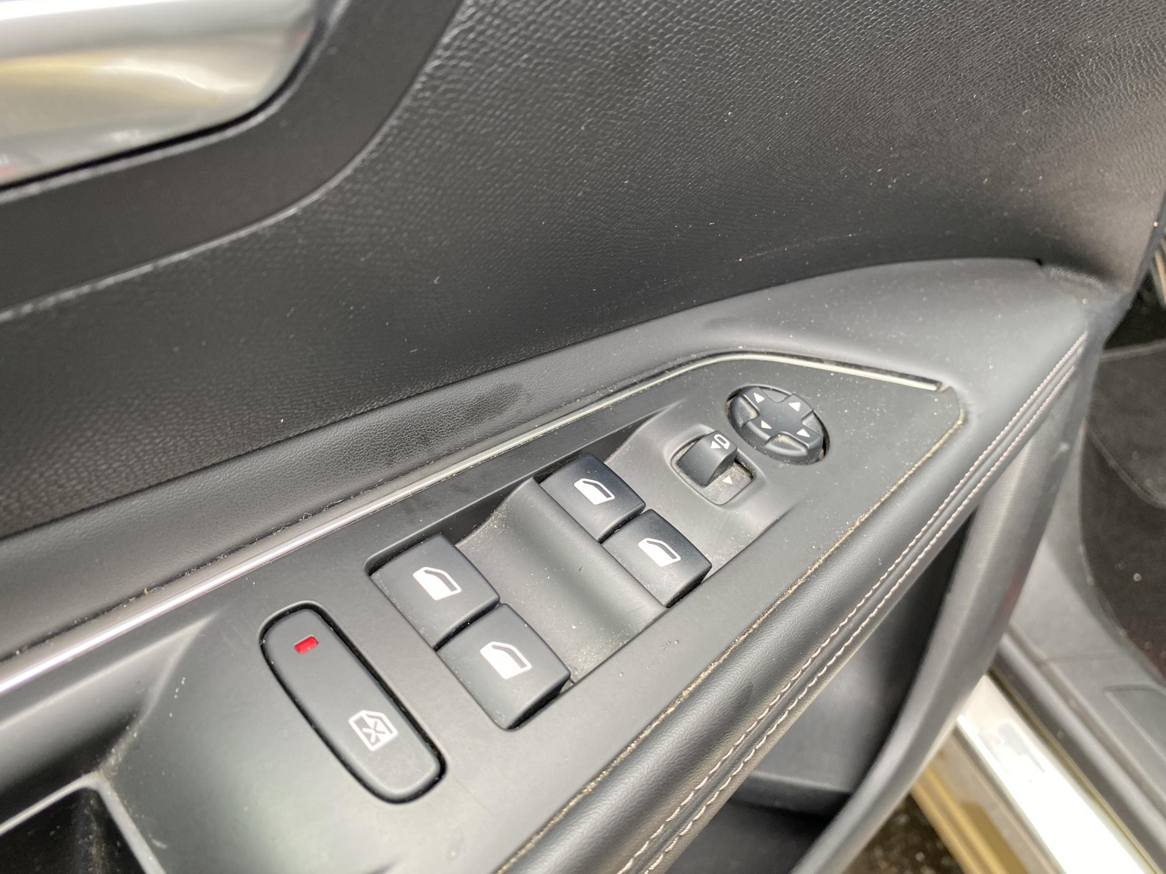 Peugeot 3008, 2017 - pohled č. 15