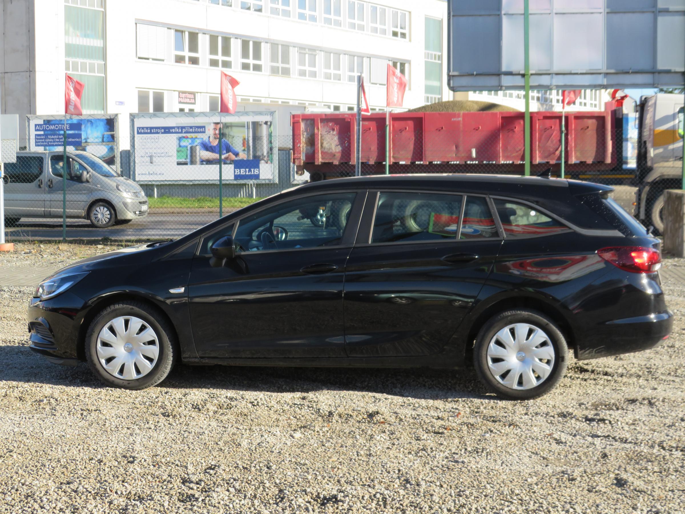 Opel Astra, 2019 - pohled č. 8