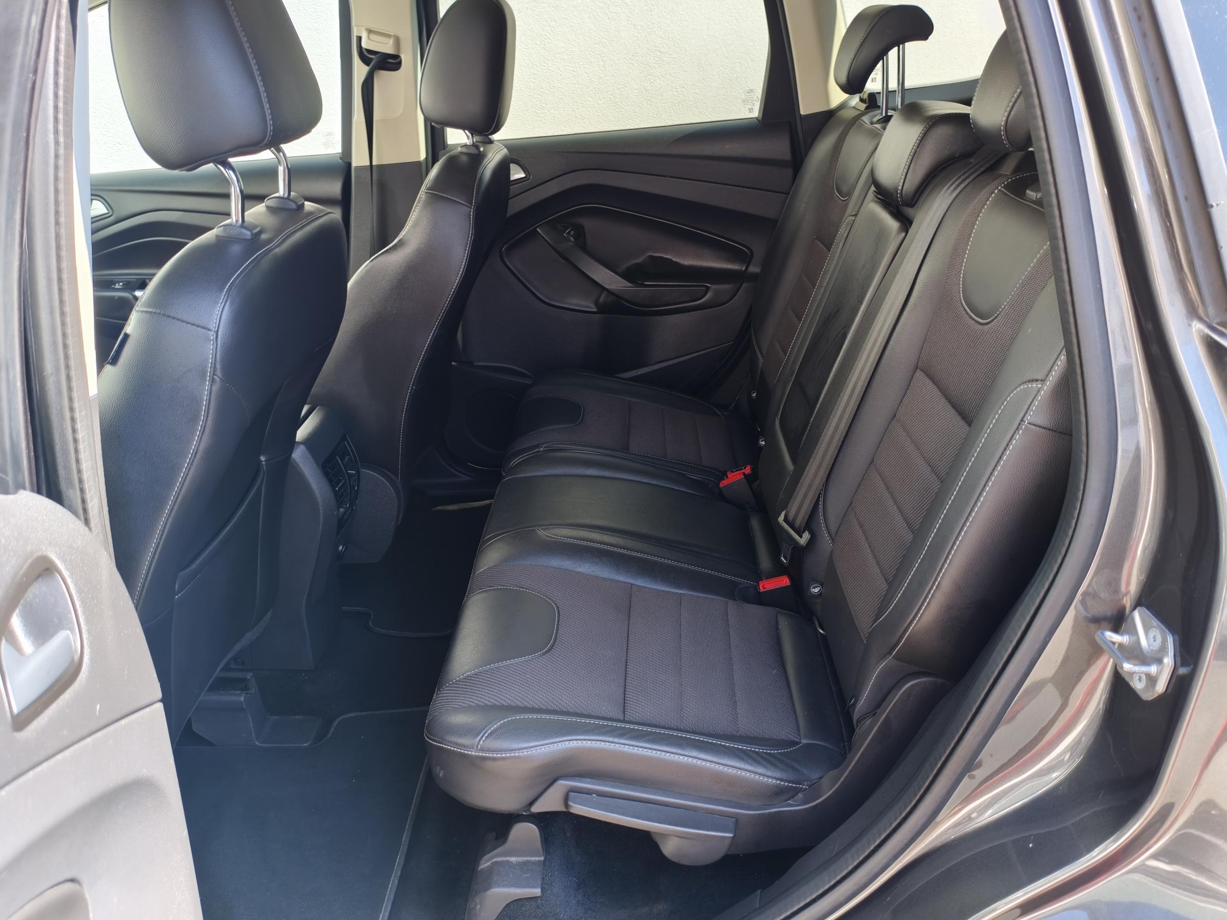 Ford Kuga, 2015 - pohled č. 15