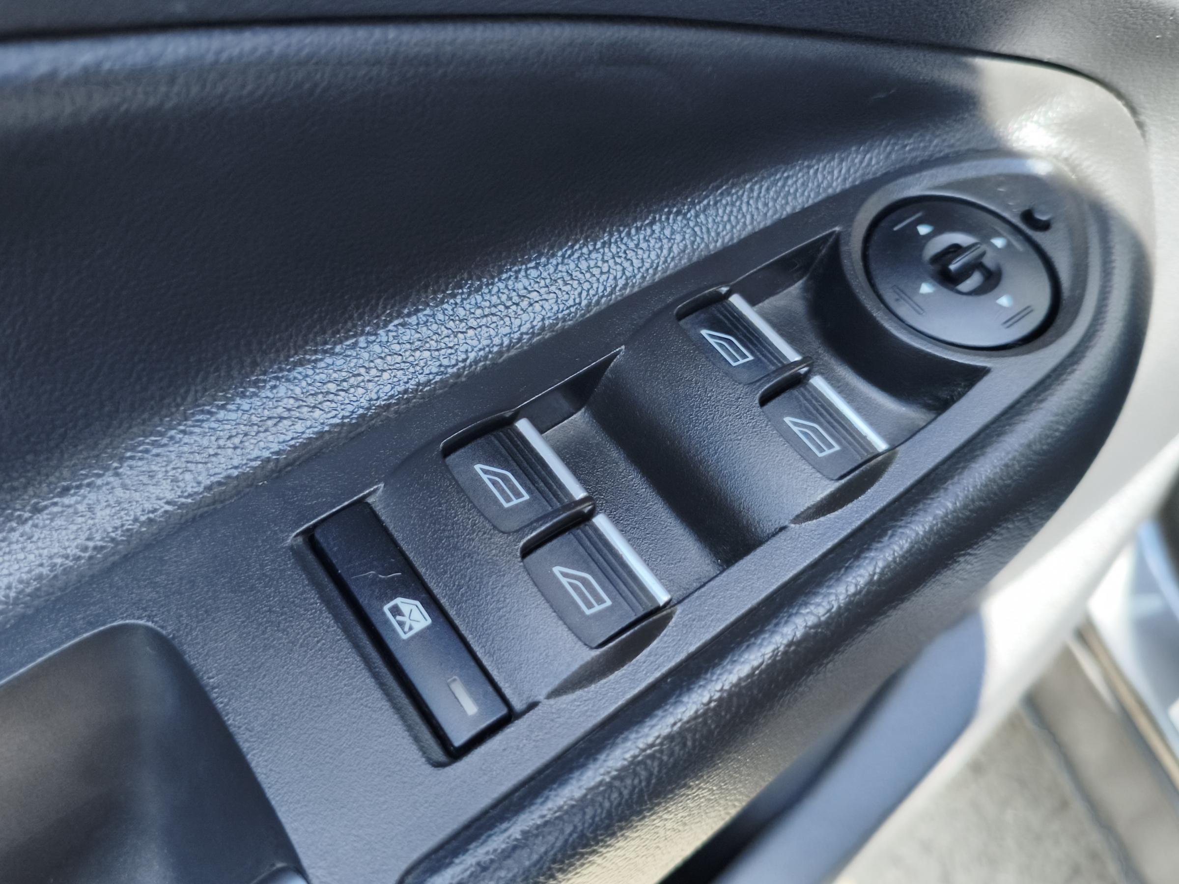 Ford Kuga, 2015 - pohled č. 16