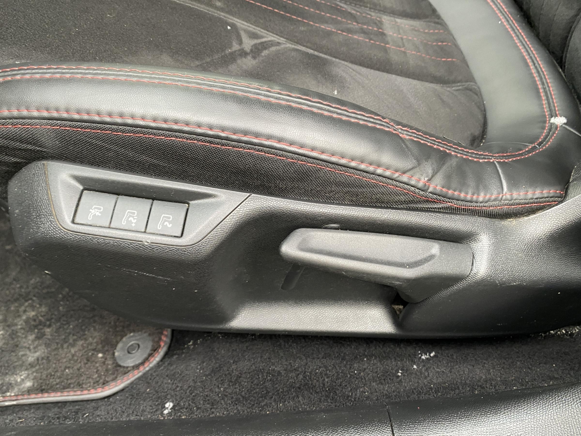 Peugeot 308, 2016 - pohled č. 14