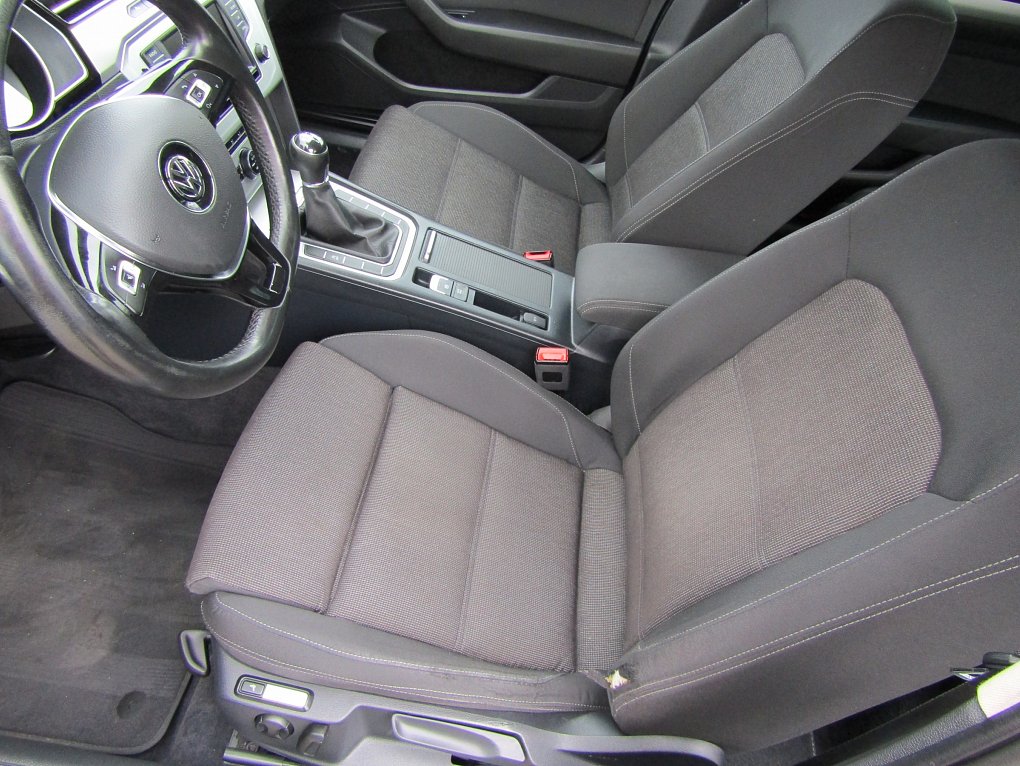 Volkswagen Passat 1.6 TDi 