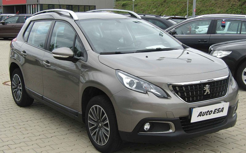Peugeot 2008 1.2 i 