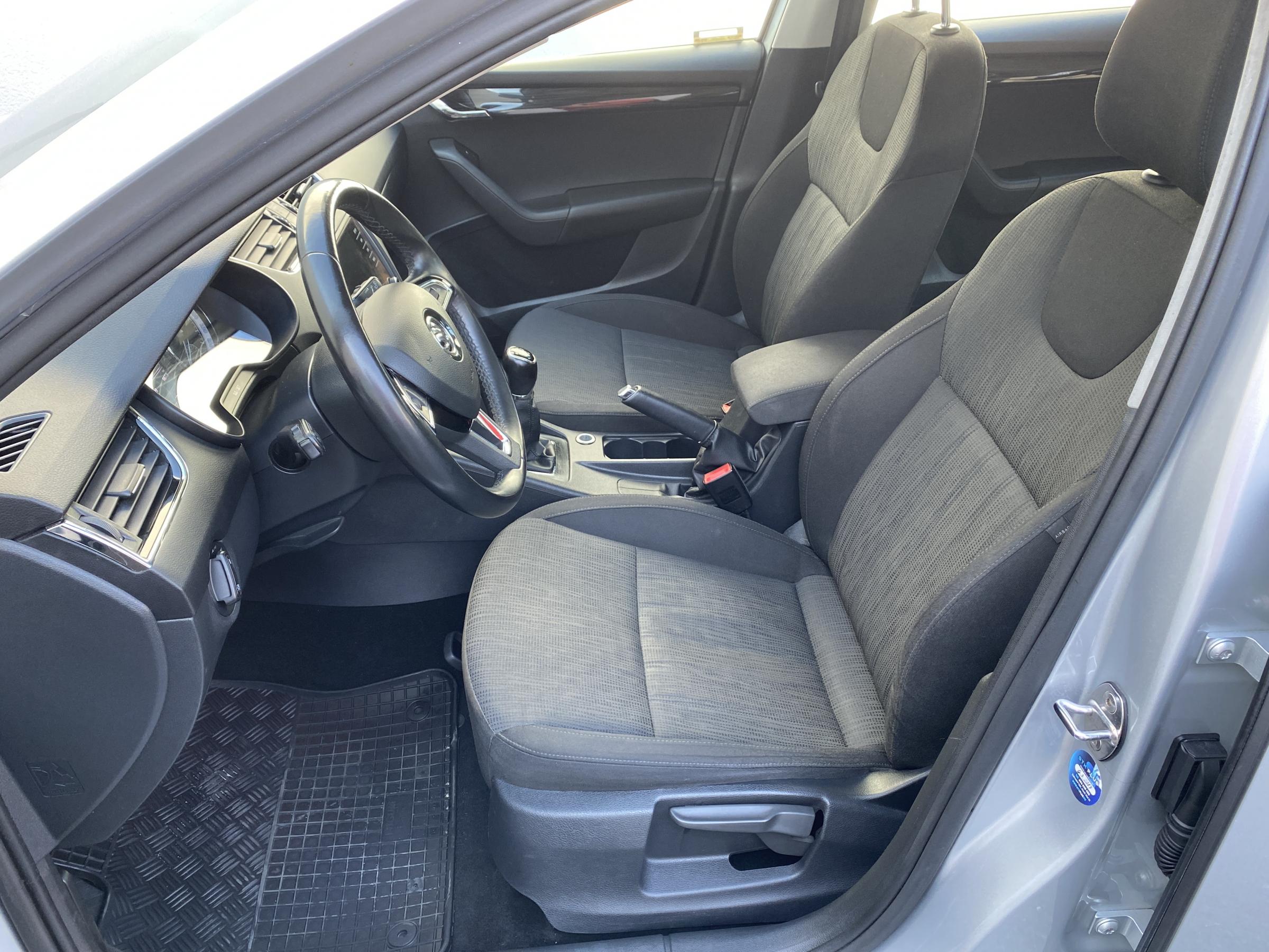 Škoda Octavia III, 2017 - pohled č. 12