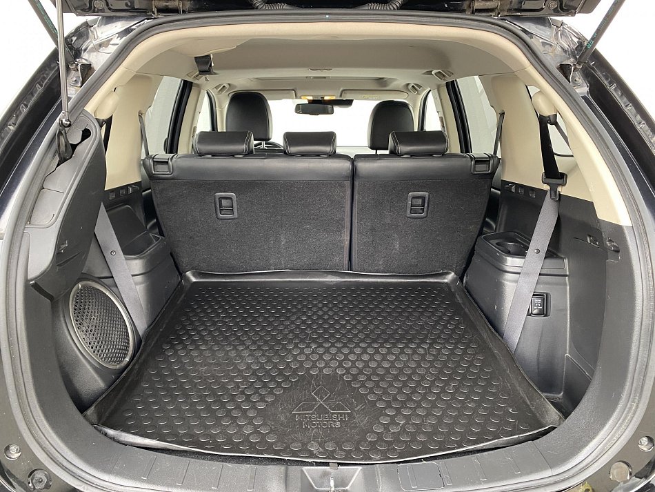 Mitsubishi Outlander 2.0 MIVEC Instyle AWD