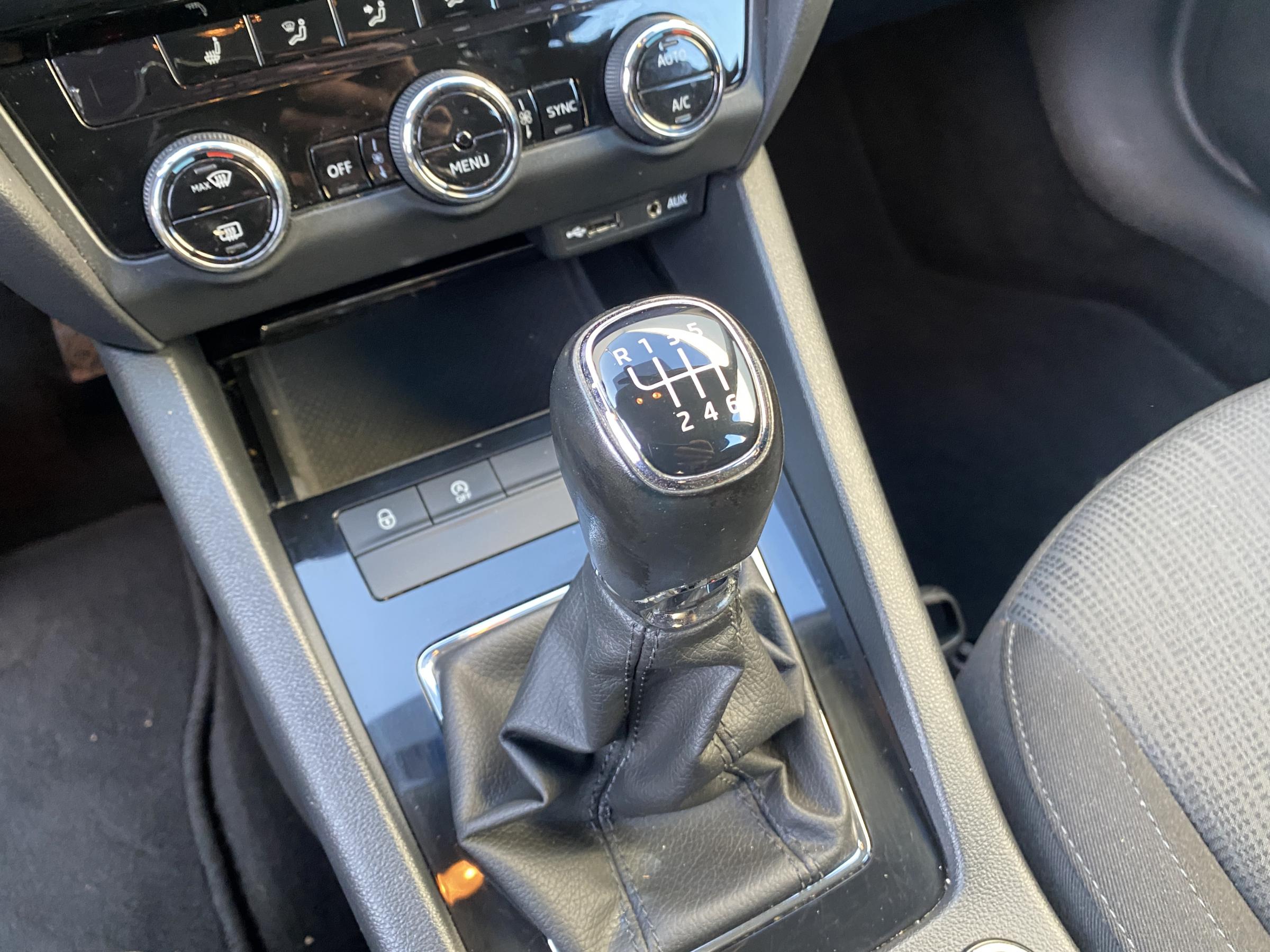 Škoda Octavia III, 2017 - pohled č. 16