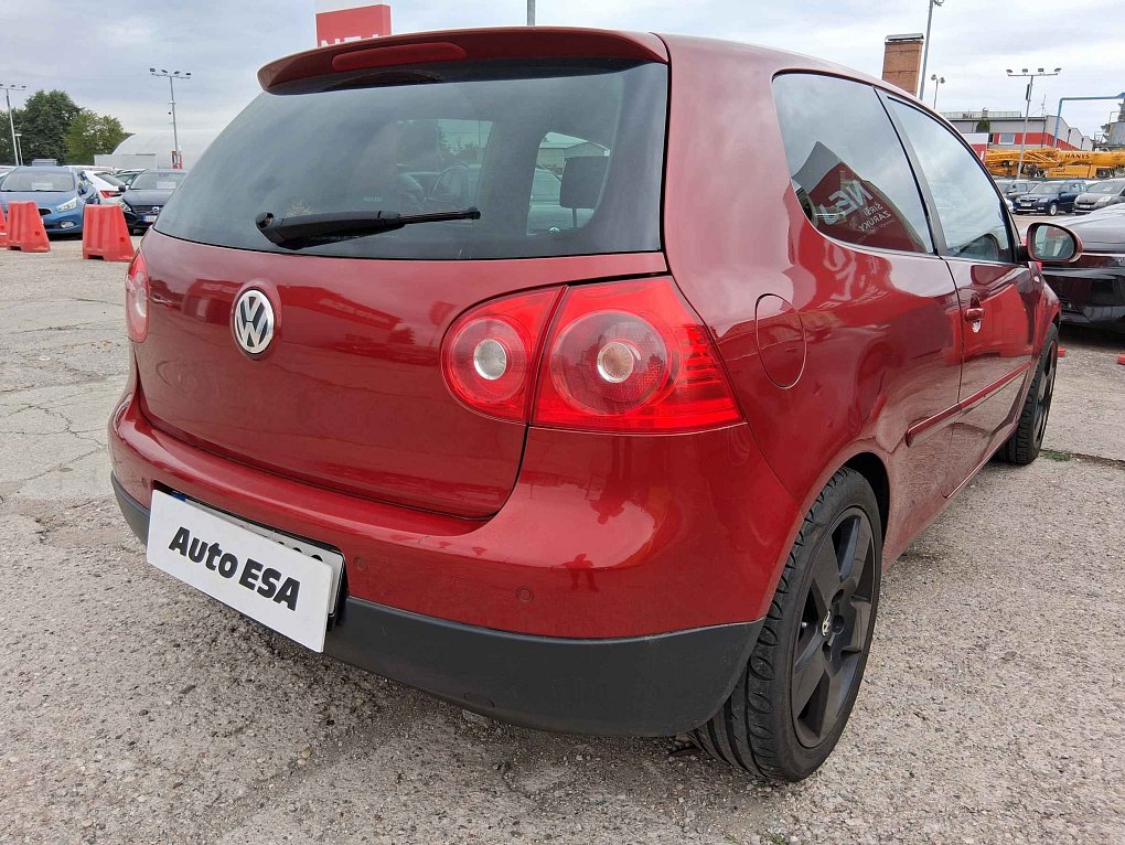 Volkswagen Golf 1.6 FSi 