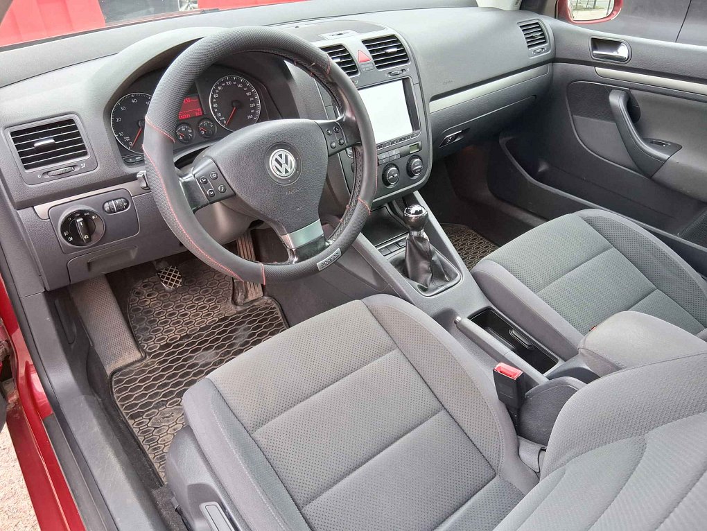 Volkswagen Golf 1.6 FSi 
