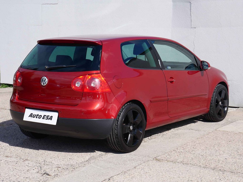 Volkswagen Golf 1.6 FSi 